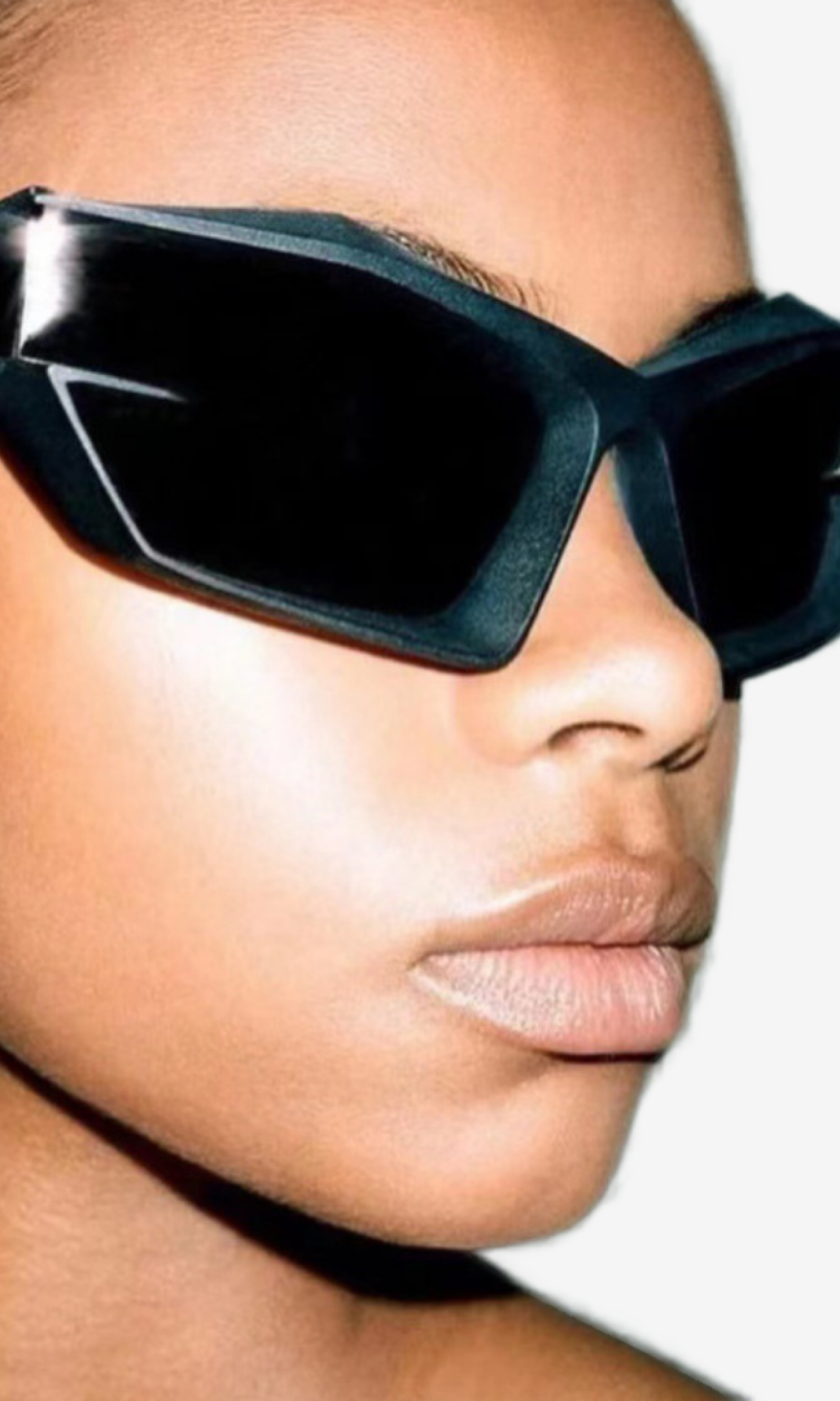 robo-sunglasses-black-female