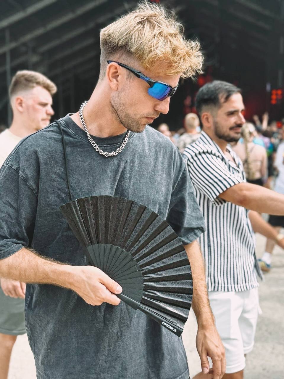 Glitter Fan with Robe BLACK